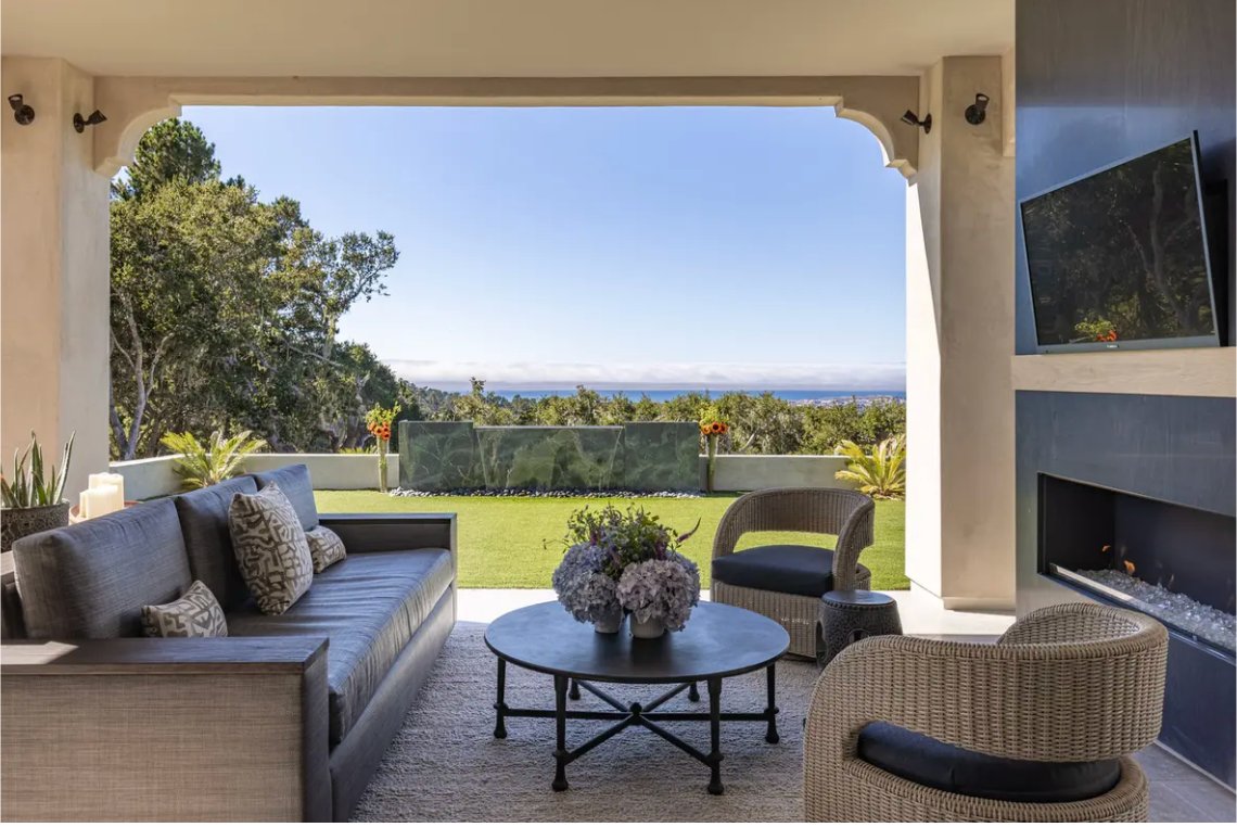 Ocean-View Loggia